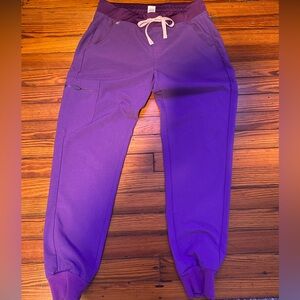 Figs Ultra Violet Zamora